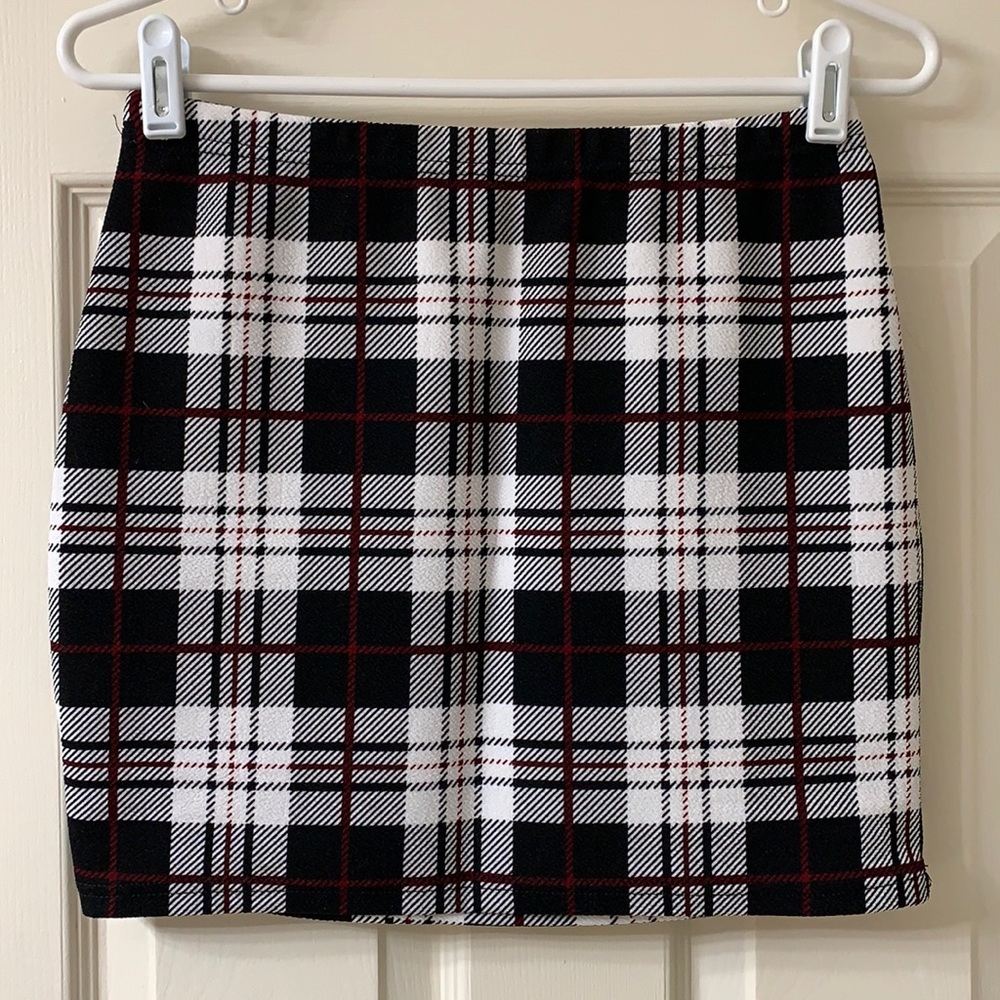🌷3 for $25🌷SHEIN, US M, Black White & Red Plaid Mini Skirt, NWOT